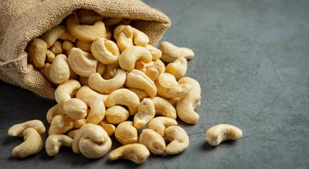 فواید و خواص بادام هندی